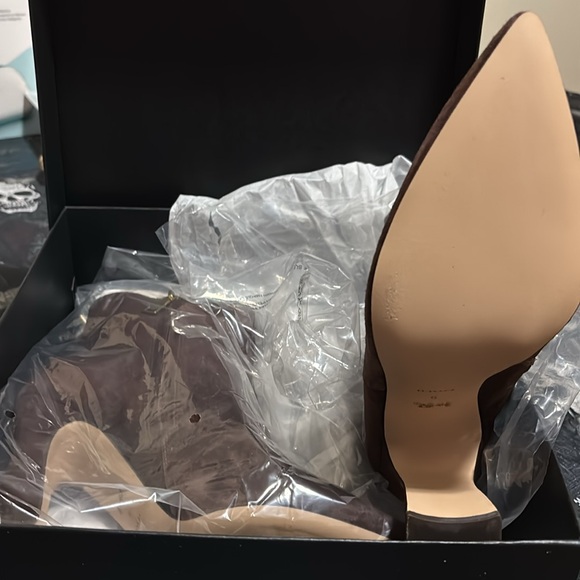 Brand New, Never Wore Coach size 9B Carter Suede Bootie (Maple) - Picture 7 of 9